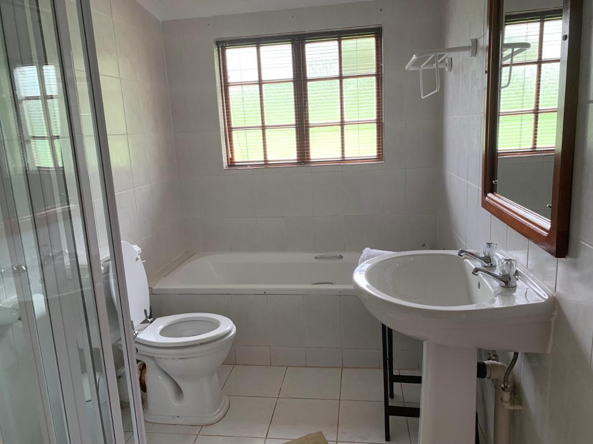 ת'אבזימבי Kransberg Country Lodge Guest Farm מראה חיצוני תמונה